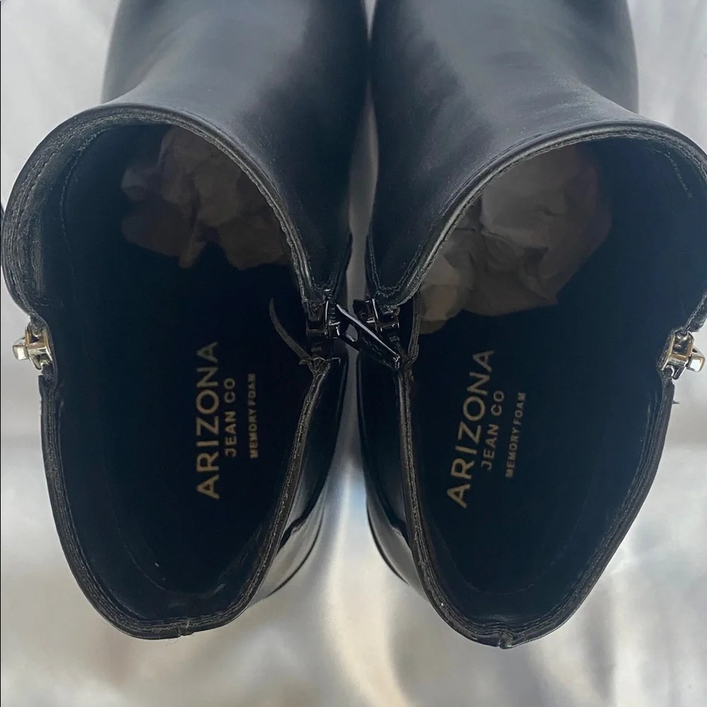 Arizona Jean Co. Black Faux Leather‎  Ankle Boots